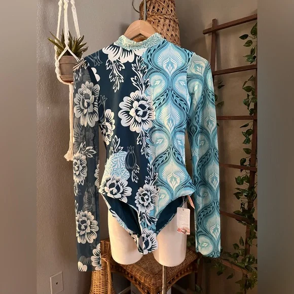 ▪️New Agua Bendita x Free People Anthropologie Mei One-Piece Surf Suit